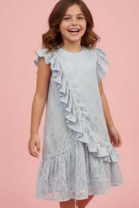 صورة فستان سماوي كشكشة ولؤلؤ على الاكتاف والفستان